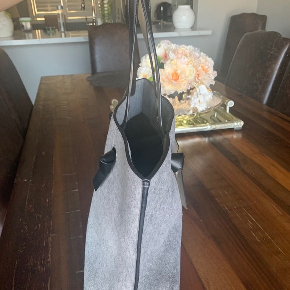 Tory Burch leather and felt tote - Picture 4 of 6